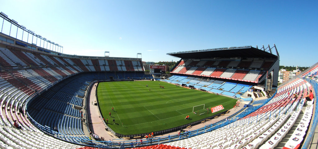Vicente_Calderón_Stadium_by_BruceW